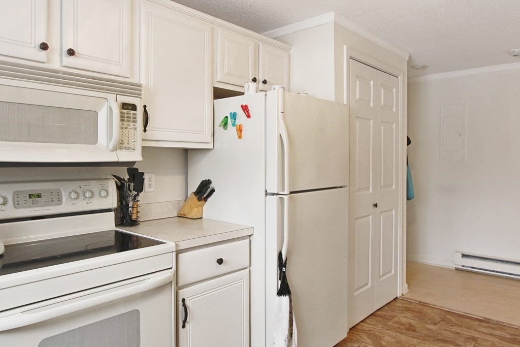656 High Street, Unit 206 Clinton, MA 01510 - Photo 4 of 30 Gallery Image 4