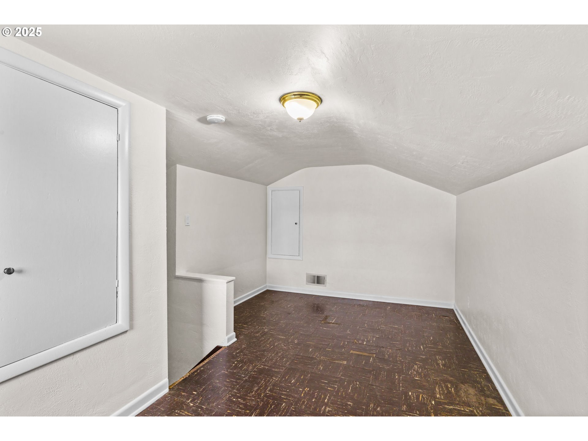 1669 Ridgefield Street Eugene, OR 97404 - Photo 12 of 30 Gallery Image 12