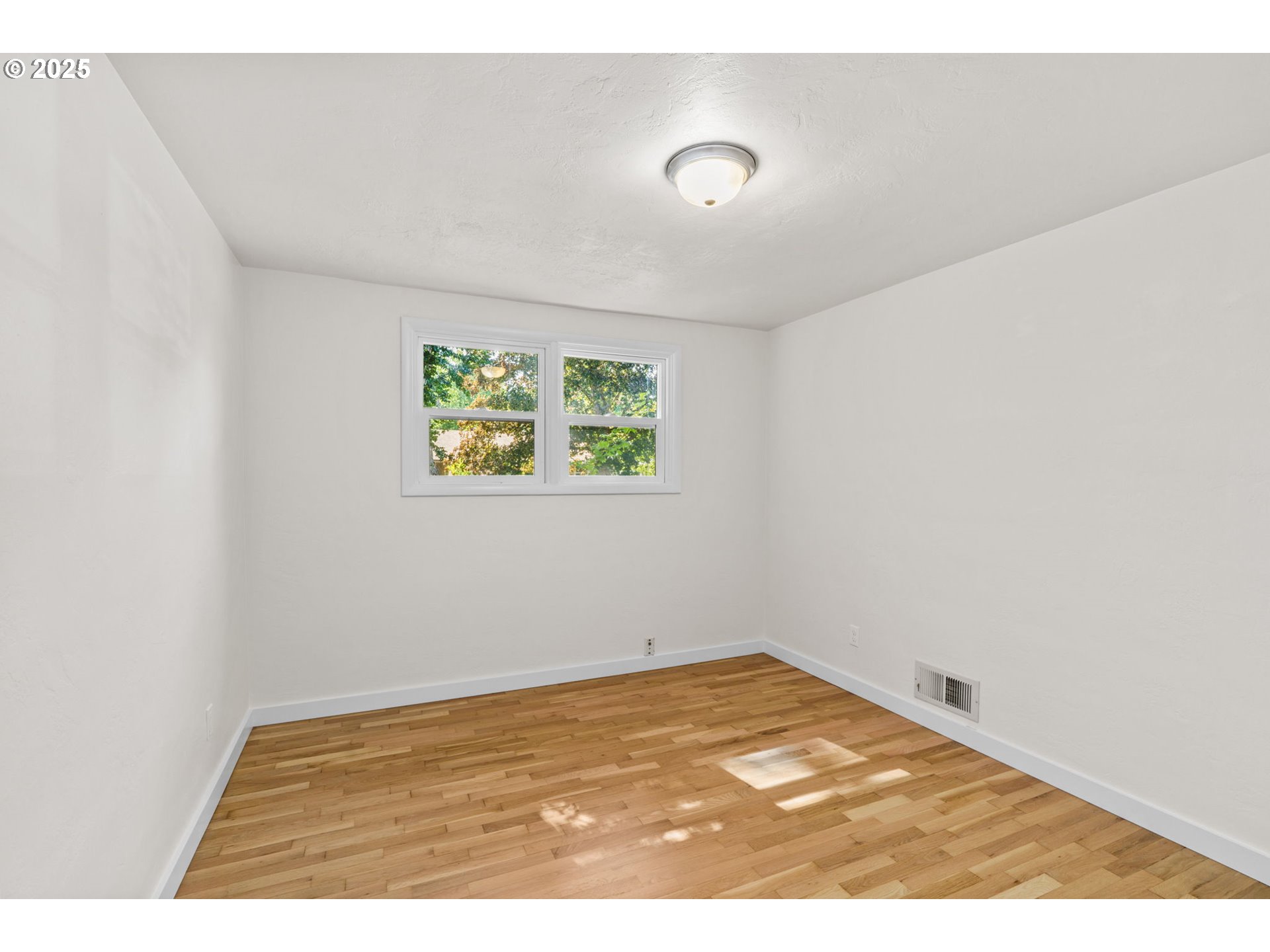 1669 Ridgefield Street Eugene, OR 97404 - Photo 23 of 30 Gallery Image 23