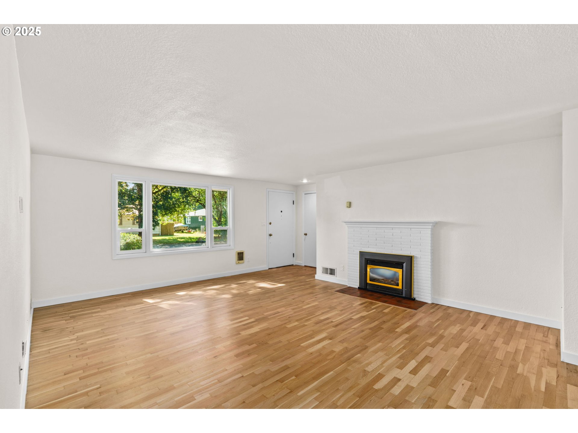 1669 Ridgefield Street Eugene, OR 97404 - Photo 4 of 30 Gallery Image 4