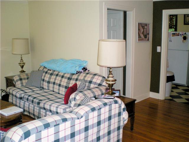 124 Alton Road, Unit A Nashville, TN 37205 - Photo 13 of 15 LIVING ROOM LOOKING TO THE KITCHEN SIDE B.