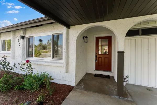 $869,000 | 2025 West El Norte Parkway, Escondido, CA 92026