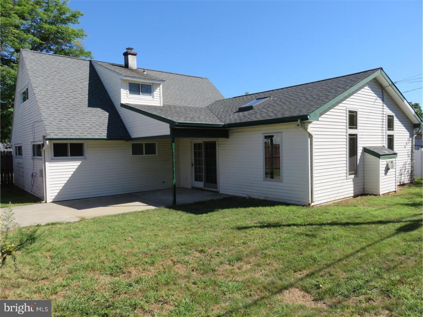 62 Upland Road Levittown, PA 19056 - Photo 2 of 12 Gallery Image 2