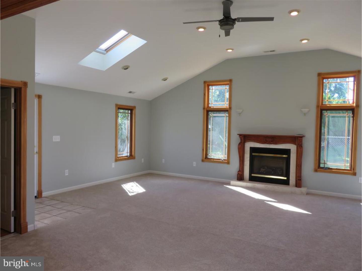 62 Upland Road Levittown, PA 19056 - Photo 4 of 12 Gallery Image 4