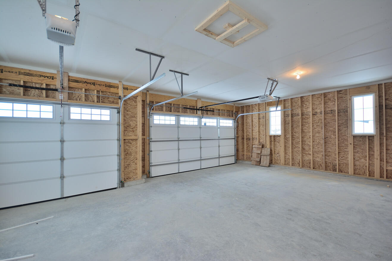 8191 Skylark Court Greendale, WI 53129 - Photo 13 of 31 92 EMPS (16)