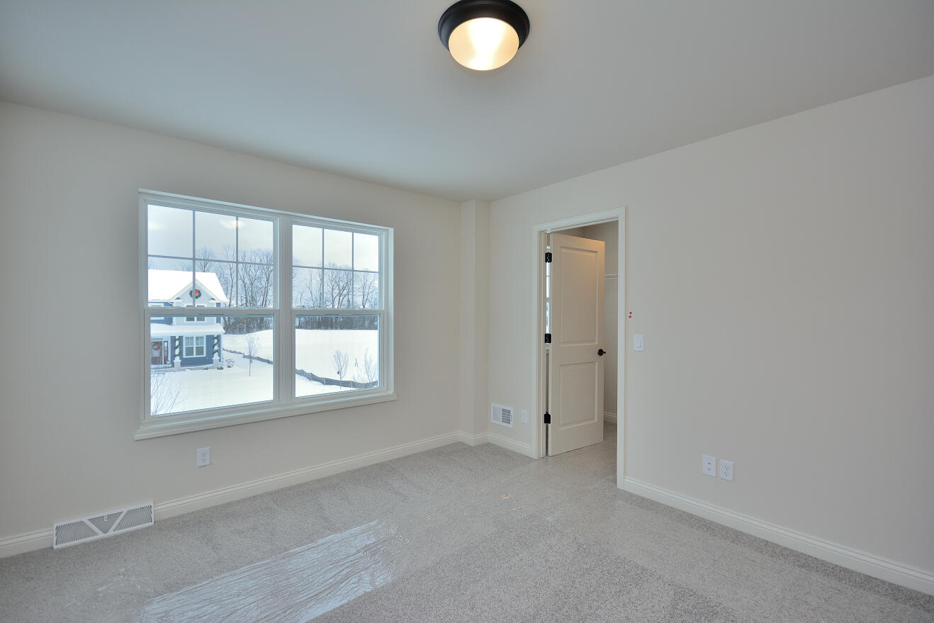 8191 Skylark Court Greendale, WI 53129 - Photo 15 of 31 92 EMPS (18)