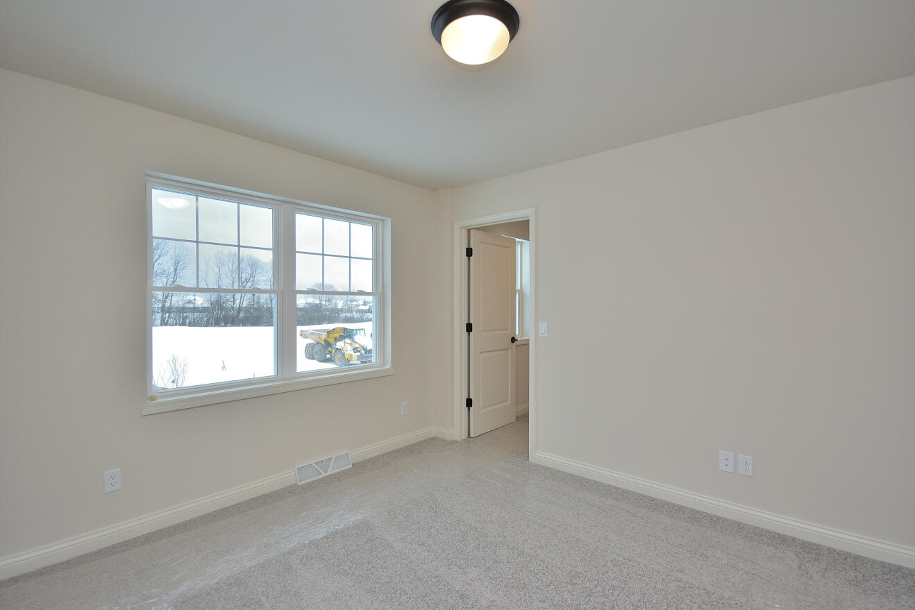 8191 Skylark Court Greendale, WI 53129 - Photo 16 of 31 92 EMPS (19)