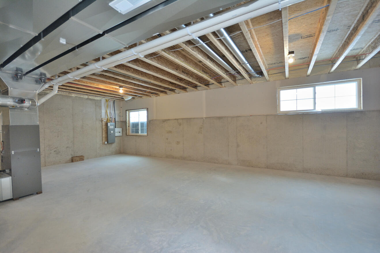 8191 Skylark Court Greendale, WI 53129 - Photo 29 of 31 92 EMPS (32)