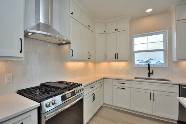 $864,900 | 8191 Skylark Court, Mequon, WI 53097