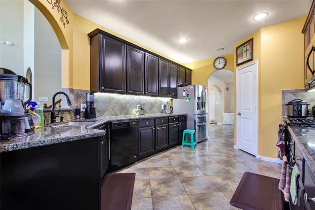 $2,700 | 1242 South Maple Drive, Katy, TX 77493