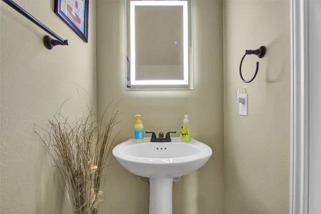 $2,700 | 1242 South Maple Drive, Katy, TX 77493