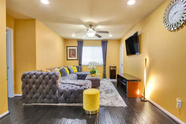 $2,700 | 1242 South Maple Drive, Katy, TX 77493