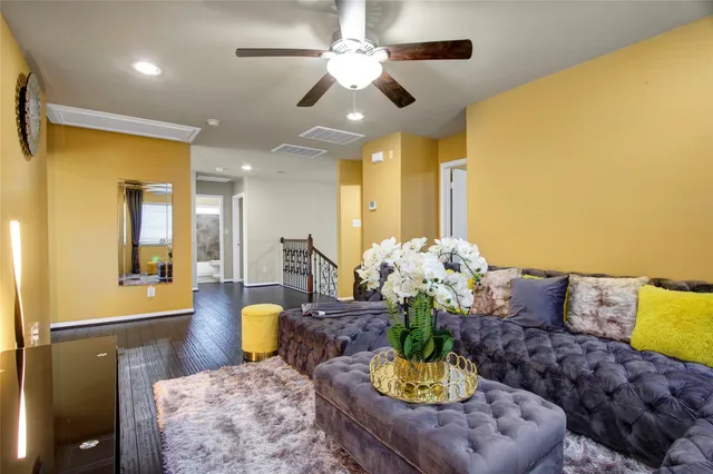 $2,700 | 1242 South Maple Drive, Katy, TX 77493