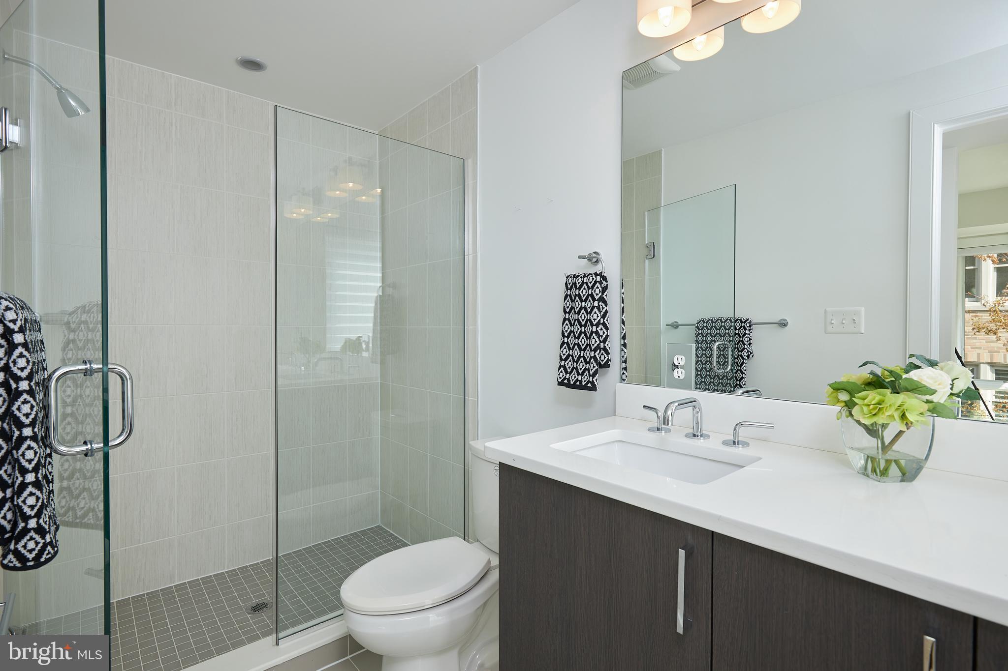 2014 Kalorama Road Northwest, Unit 8 Washington, DC 20009 - Photo 17 of 43 Primary Bath