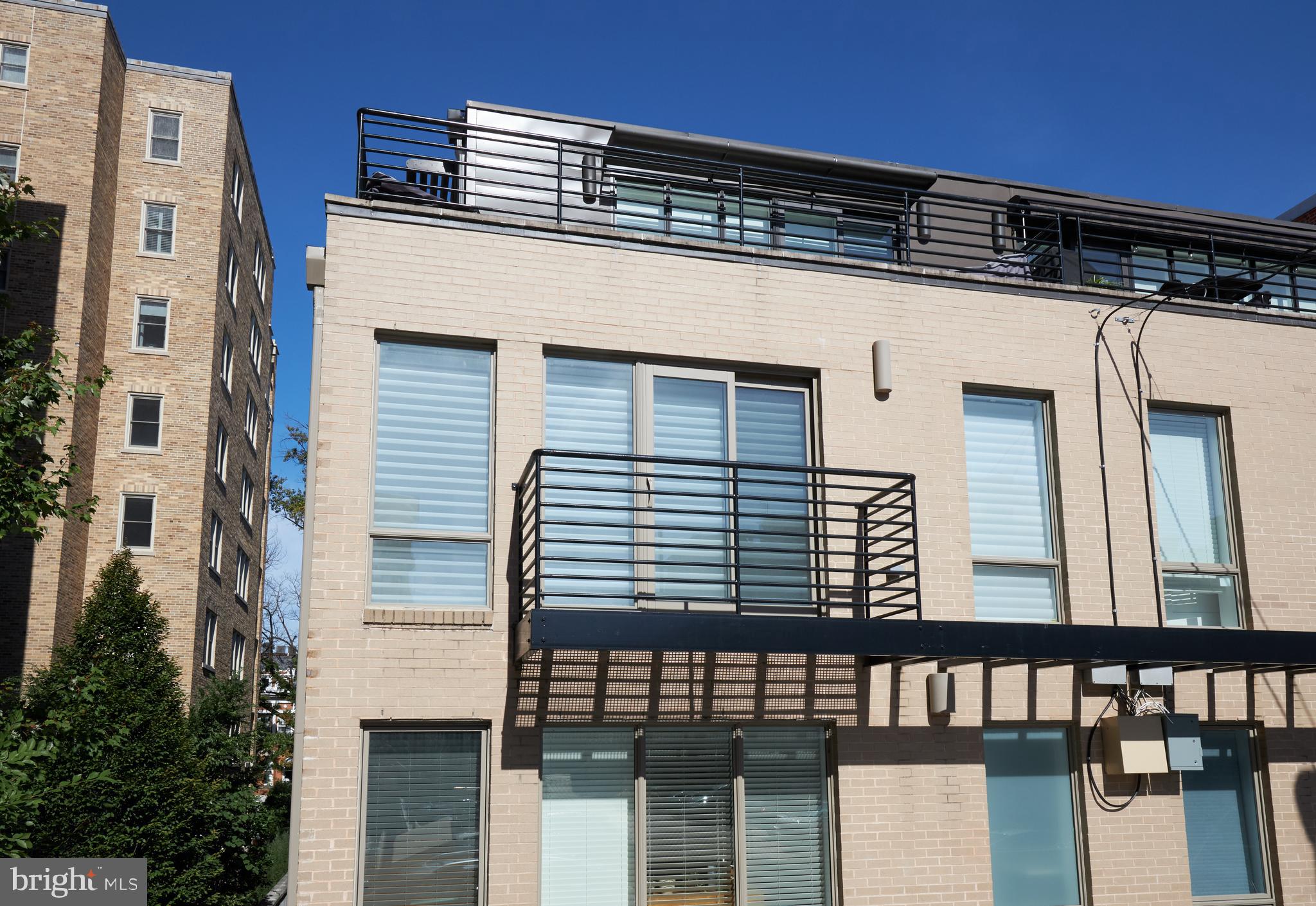 2014 Kalorama Road Northwest, Unit 8 Washington, DC 20009 - Photo 4 of 43 Contemporary Addition, Top Floor Private Balcony