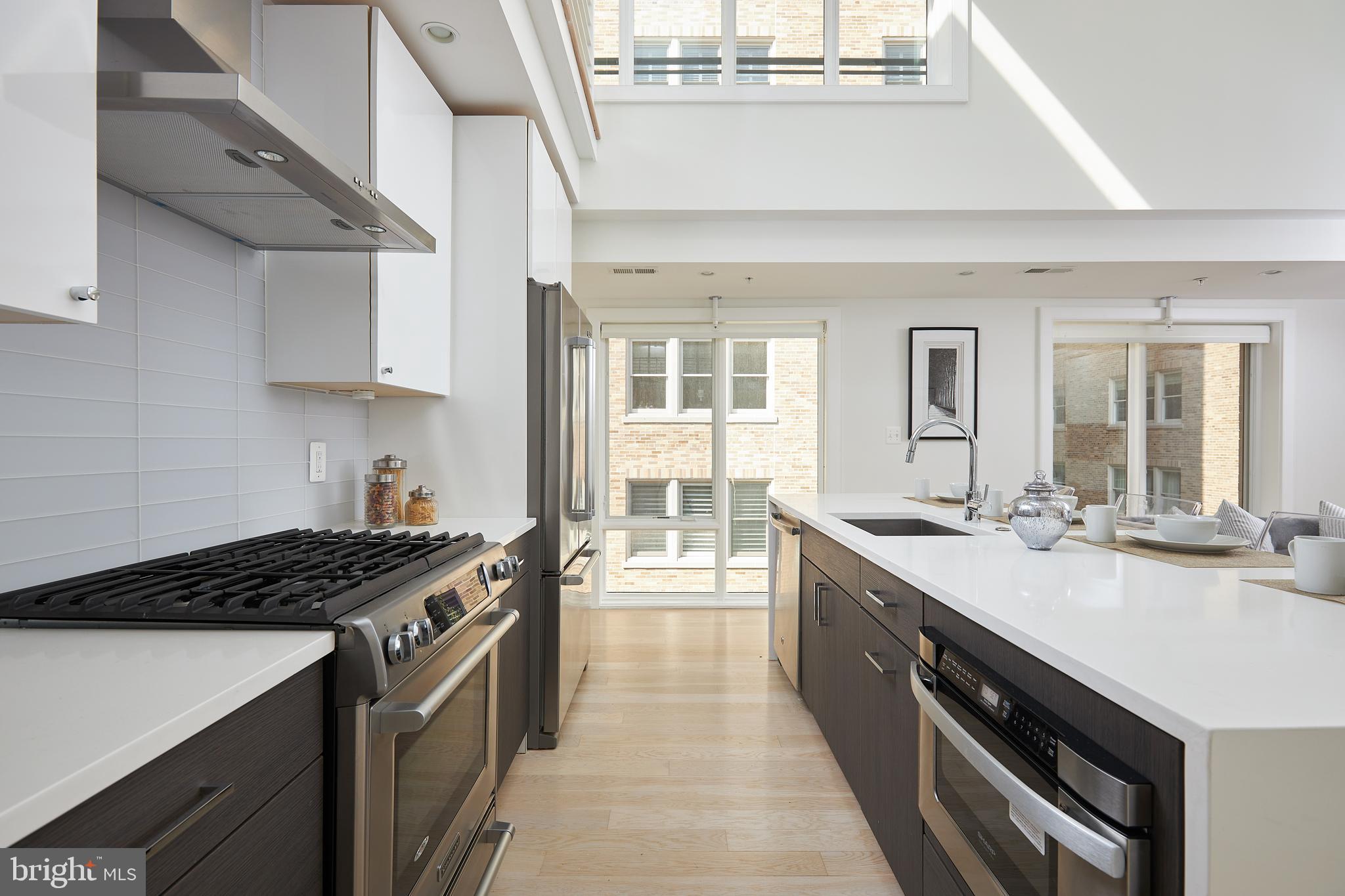 2014 Kalorama Road Northwest, Unit 8 Washington, DC 20009 - Photo 8 of 43 Kitchen ideal for Cooking and Entertaining