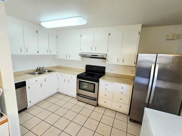 $549,000 | 670 Fargo Avenue, Unit 2, San Leandro, CA 94579