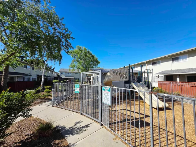 $549,000 | 670 Fargo Avenue, Unit 2, San Leandro, CA 94579