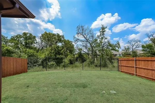 $1,895 | 1033 King Street, Aubrey, TX 76227