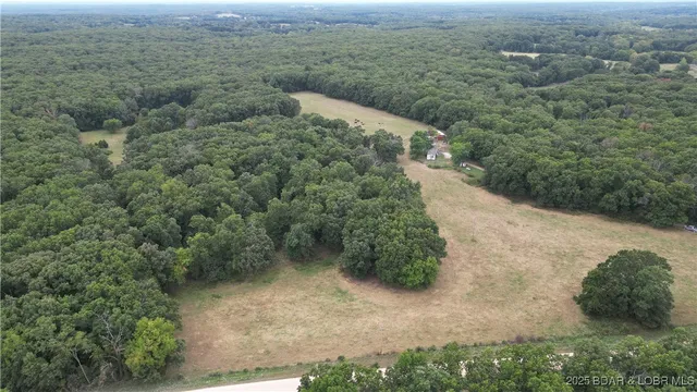 $389,900 | 20225 Luetjen Avenue, Cole Camp, MO 65325