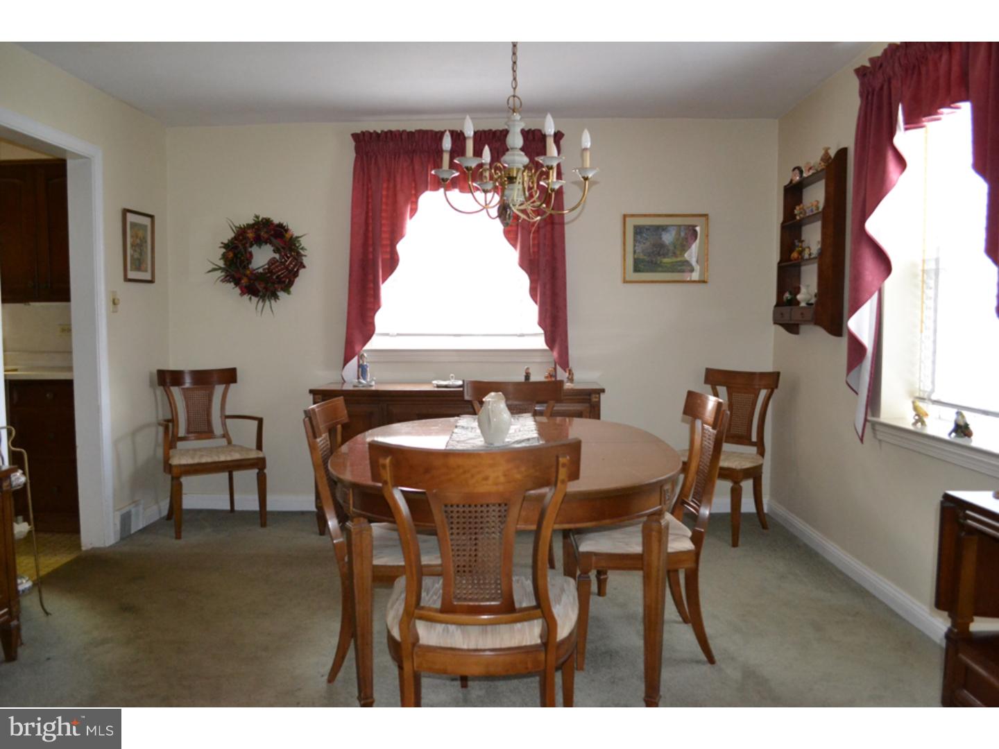 920 Sara Drive Springfield, PA 19064 - Photo 6 of 25 Dining Room