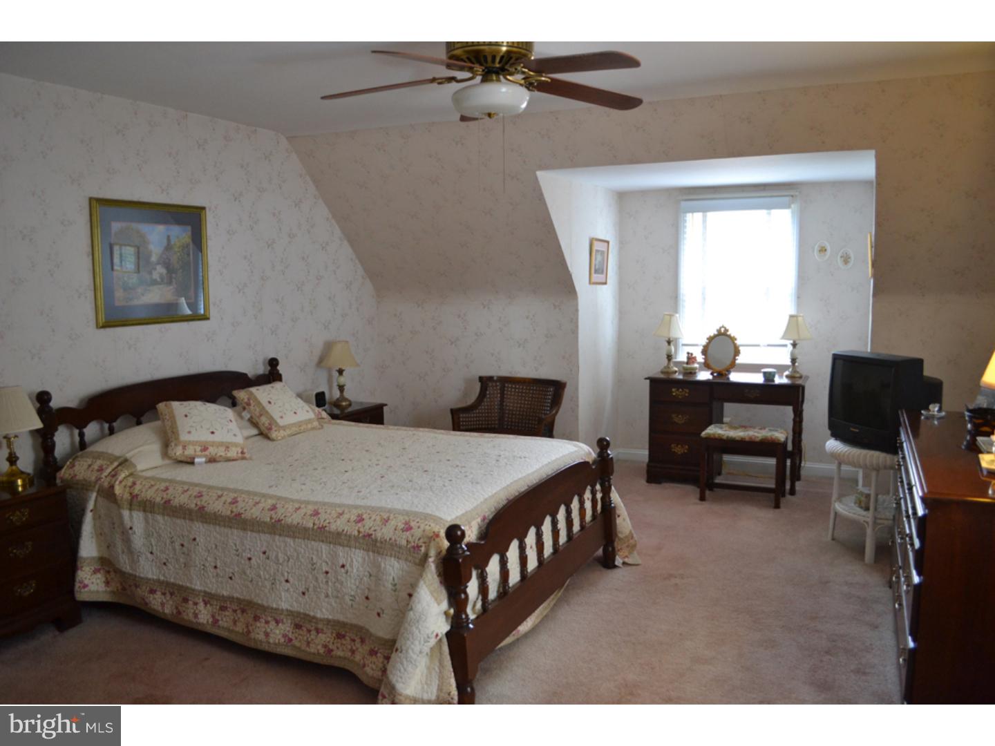 920 Sara Drive Springfield, PA 19064 - Photo 10 of 25 Bedroom - Main