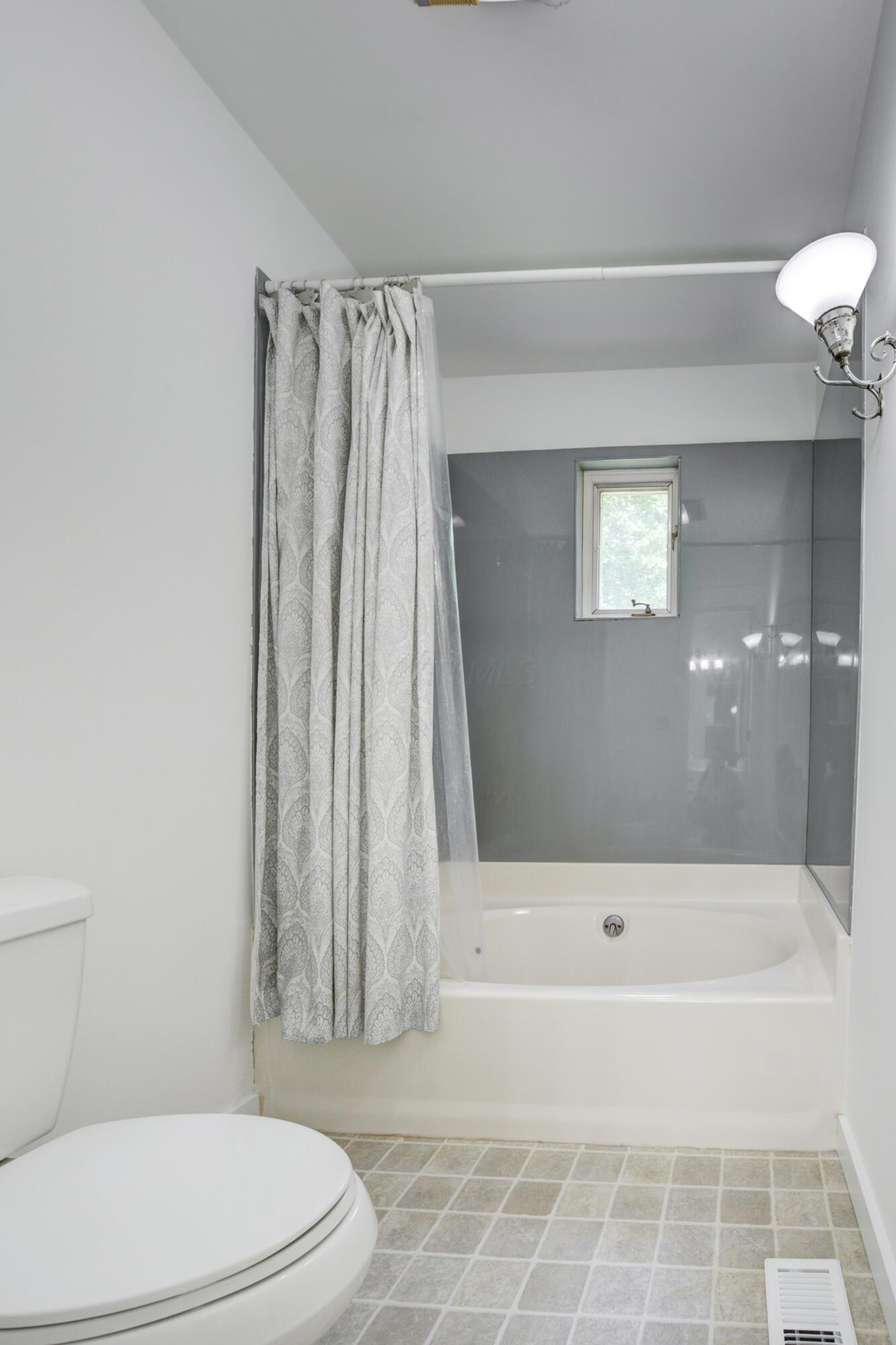 7867 Watkins Road Southwest Pataskala, OH 43062 - Photo 27 of 81 Jack & Jill Bath