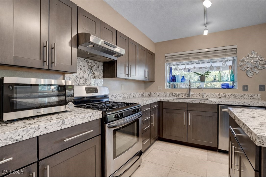 300 Redondo Street Henderson, NV 89014 - Photo 13 of 35