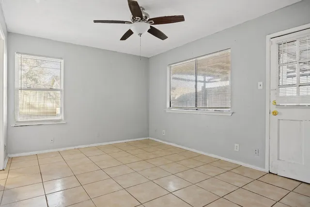 $1,795 | 2102 Lamplight Village Circle, Unit A, Austin, TX 78727