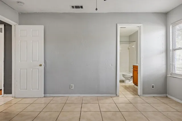 $1,795 | 2102 Lamplight Village Circle, Unit A, Austin, TX 78727