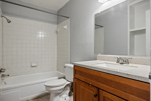 $1,795 | 2102 Lamplight Village Circle, Unit A, Austin, TX 78727