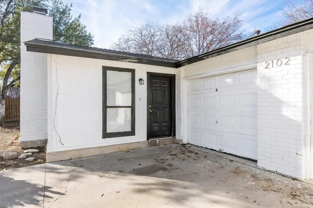 $1,795 | 2102 Lamplight Village Circle, Unit A, Austin, TX 78727