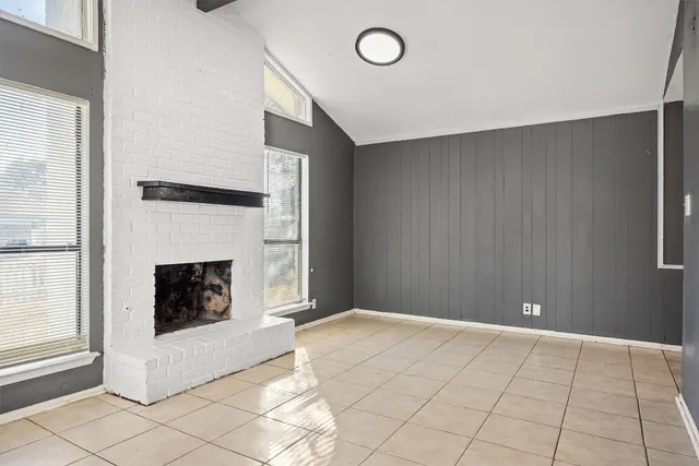 $1,795 | 2102 Lamplight Village Circle, Unit A, Austin, TX 78727