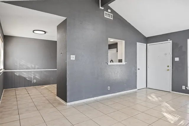 $1,795 | 2102 Lamplight Village Circle, Unit A, Austin, TX 78727