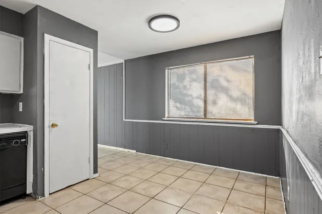 $1,795 | 2102 Lamplight Village Circle, Unit A, Austin, TX 78727