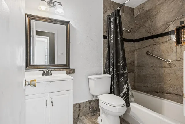 $1,795 | 2102 Lamplight Village Circle, Unit A, Austin, TX 78727