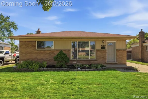 $249,900 | 31230 Iroquois Drive, Warren, MI 48088