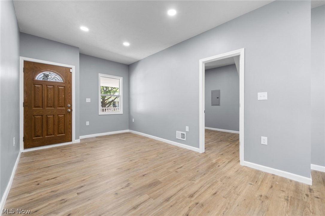 3929 Riverside Avenue Cleveland, OH 44109 - Photo 3 of 42 Gallery Image 3