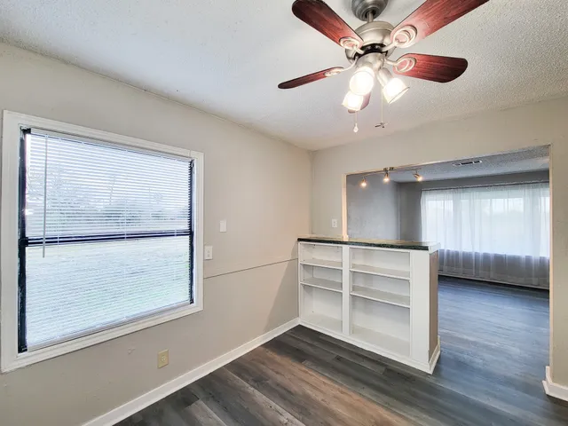 $1,300 | 4817 Lawndale Street, La Marque, TX 77568