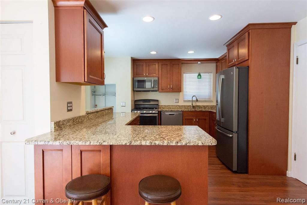 1909 Massoit Road Royal Oak, MI 48073 - Photo 4 of 30