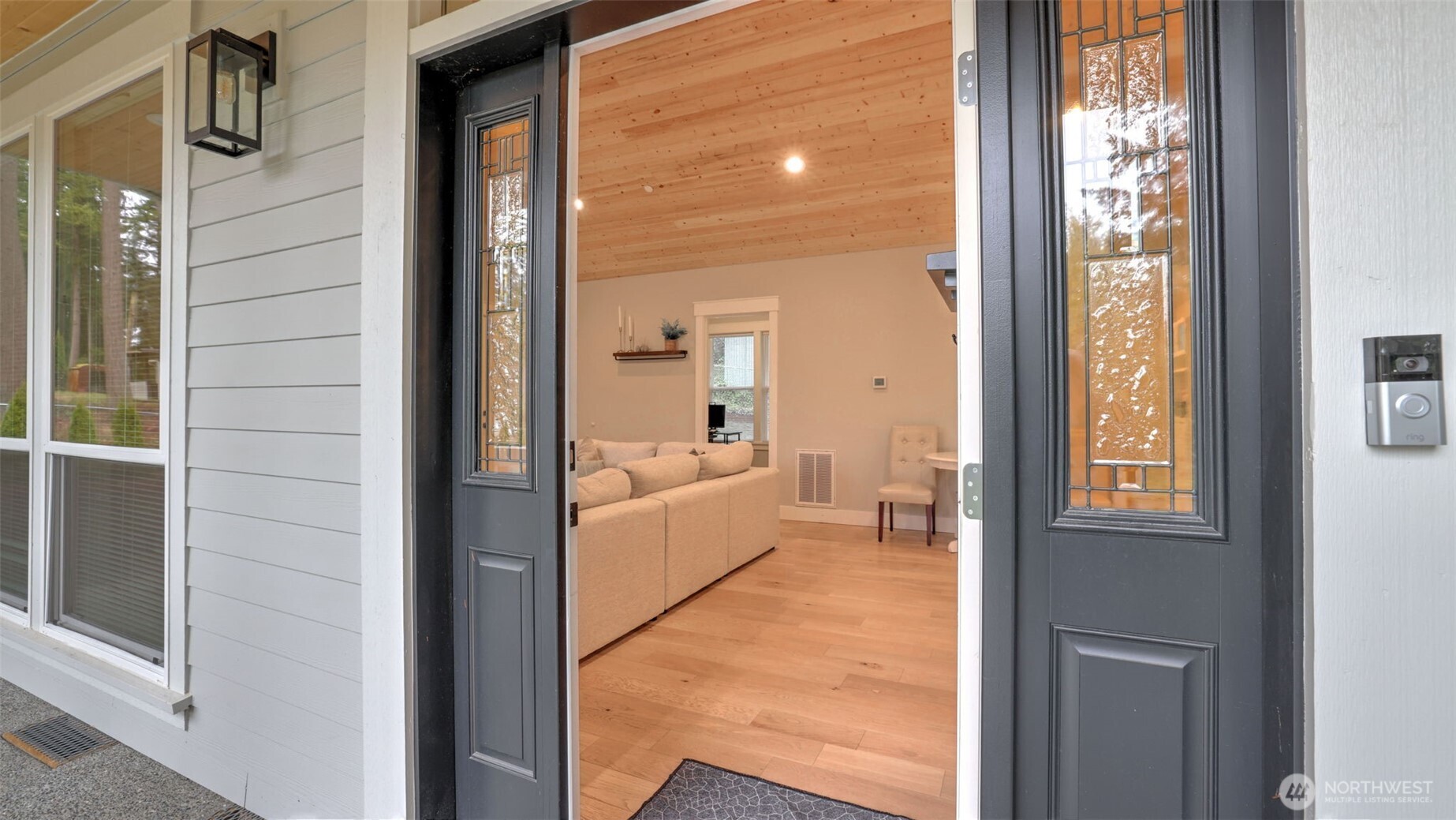 18620 Southeast 216th Street Renton, WA 98058 - Photo 3 of 28 a view of a living room