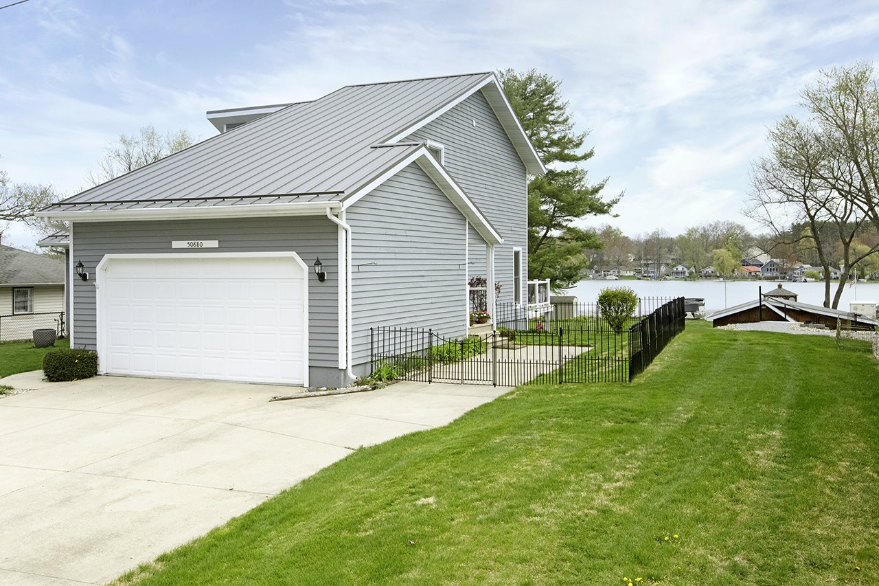 50880 Cornwall Road Bristol, IN 46507 - Photo 2 of 36 Gallery Image 2