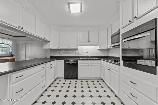 $300,000 | 4308 Wildwood Drive, Ayden, NC 28513