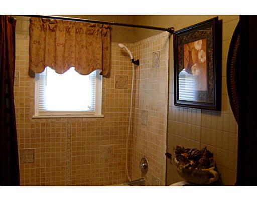 2868 Valley View Road Sharpsville, PA 16150 - Photo 10 of 18 Full Bath. MAIN BATH