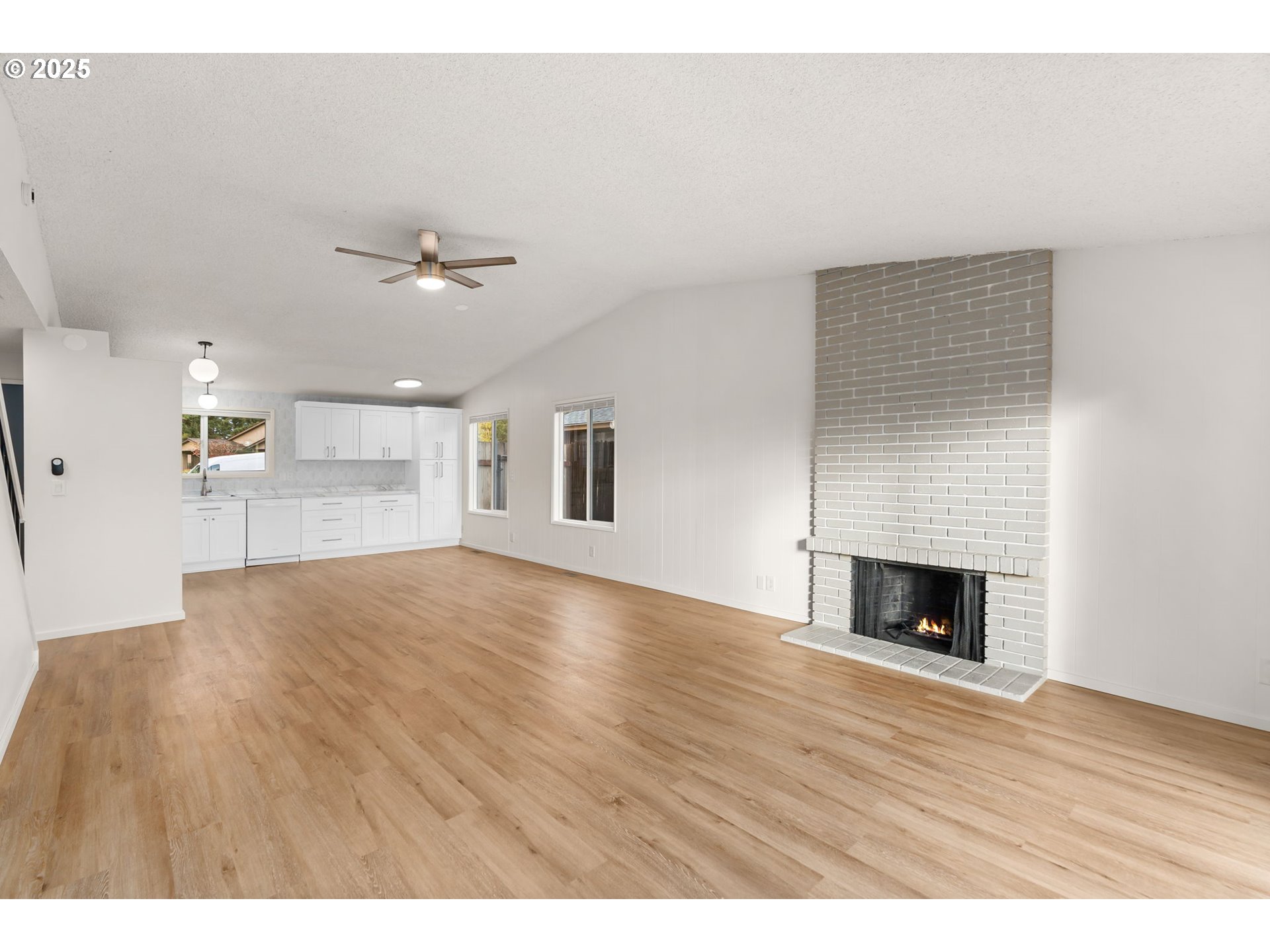 532 Hartke Loop Oregon City, OR 97045 - Photo 7 of 35 Gallery Image 7