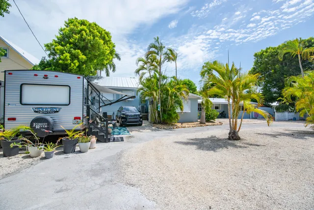 $830,000 | 30471 Coconut Highway, Big Pine Key, FL 33043