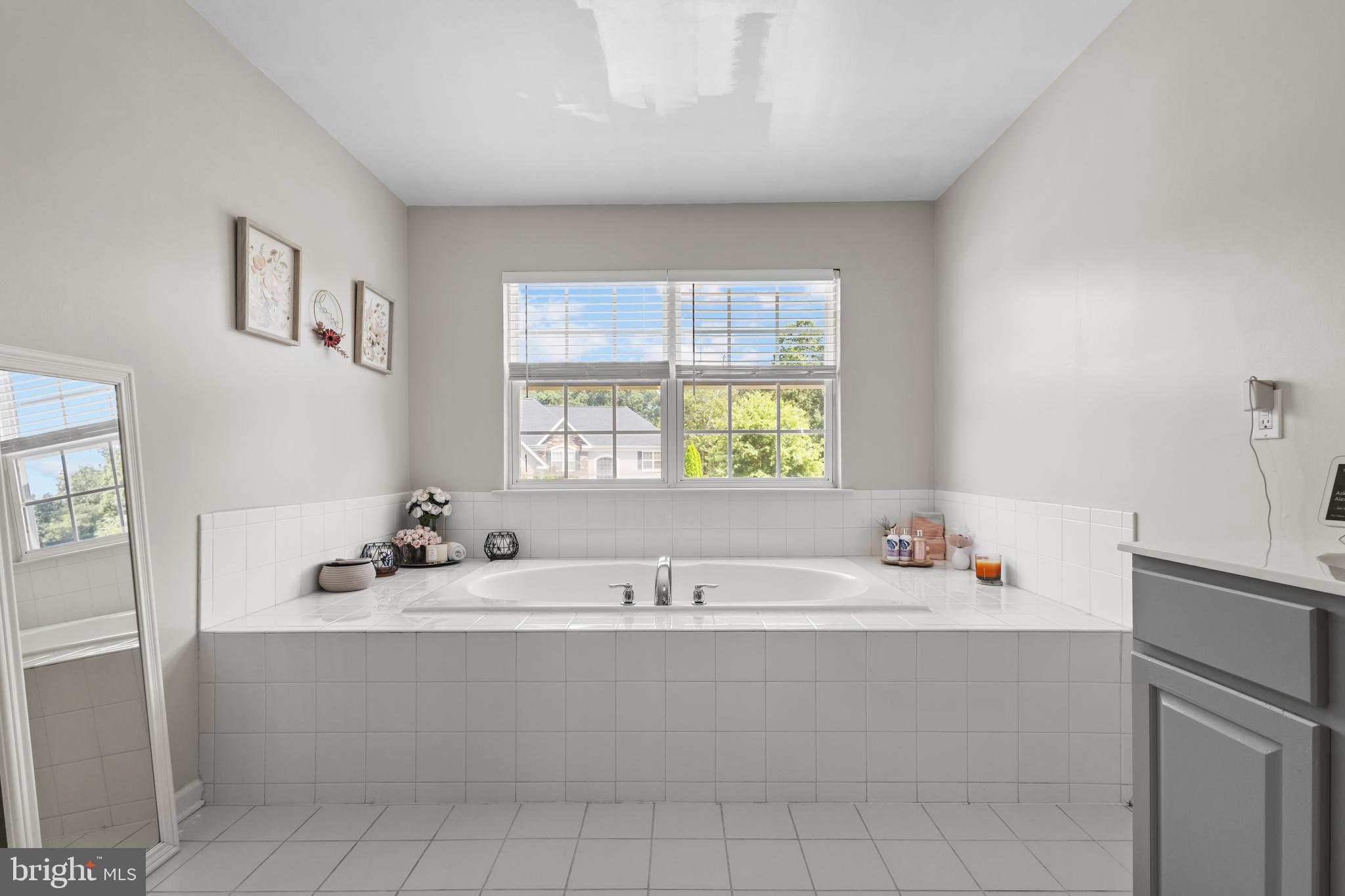 2603 Valhalla Road Vineland, NJ 08361 - Photo 30 of 43 a bathroom with a bathtub and a sink