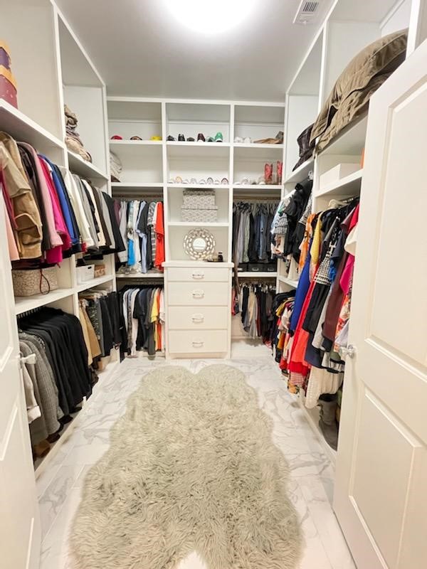 913 Eleanor Street Houston, TX 77009 - Photo 15 of 21 Specious primary closet