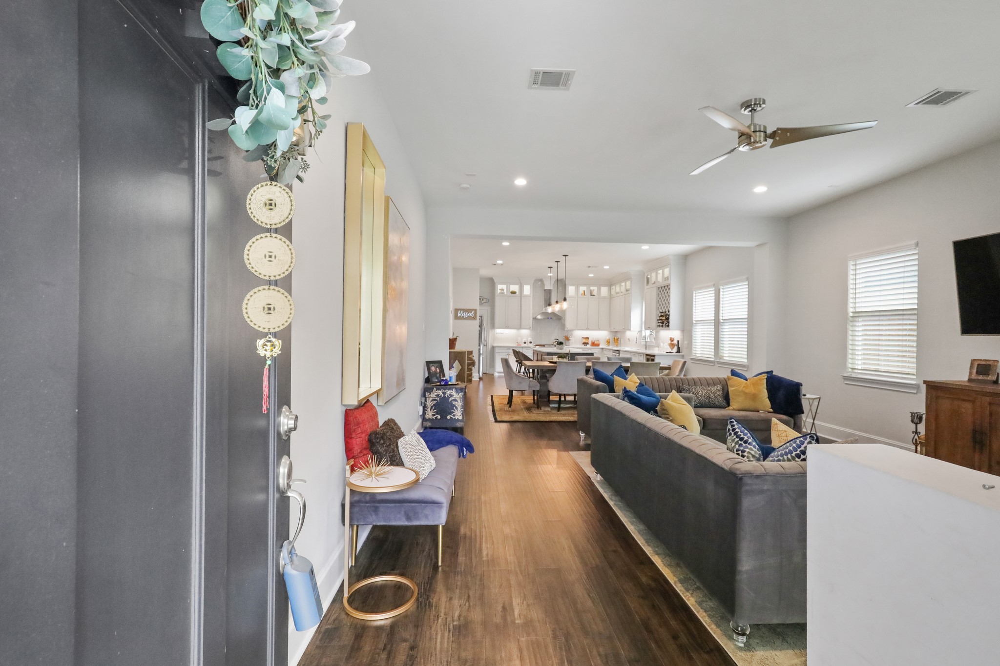 913 Eleanor Street Houston, TX 77009 - Photo 21 of 21 Open floor-plan, space is perfect for entertaining.