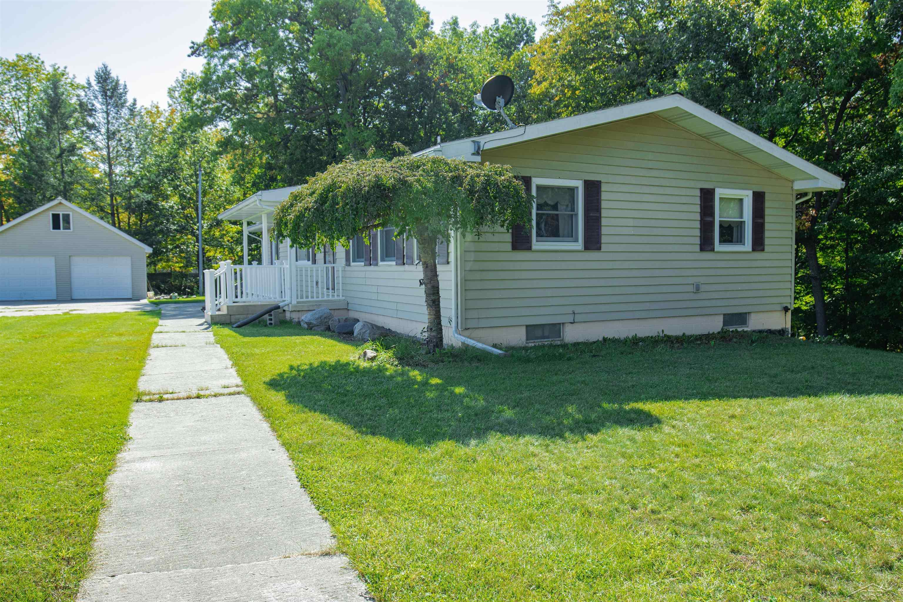 19250 Niver Road Oakley, MI 48649 - Photo 3 of 45 50123857-2.JPG